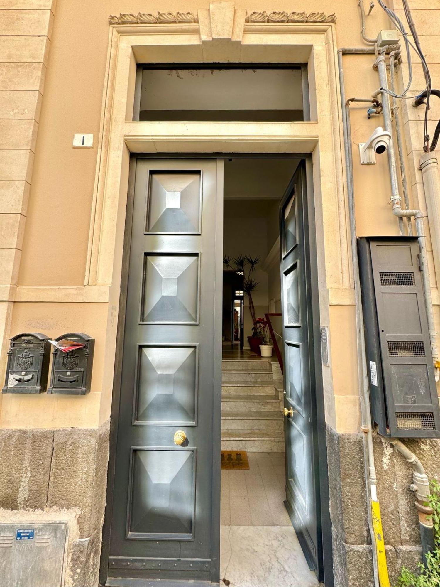 Cortile Nobile Luxury Suites Catánia Buitenkant foto